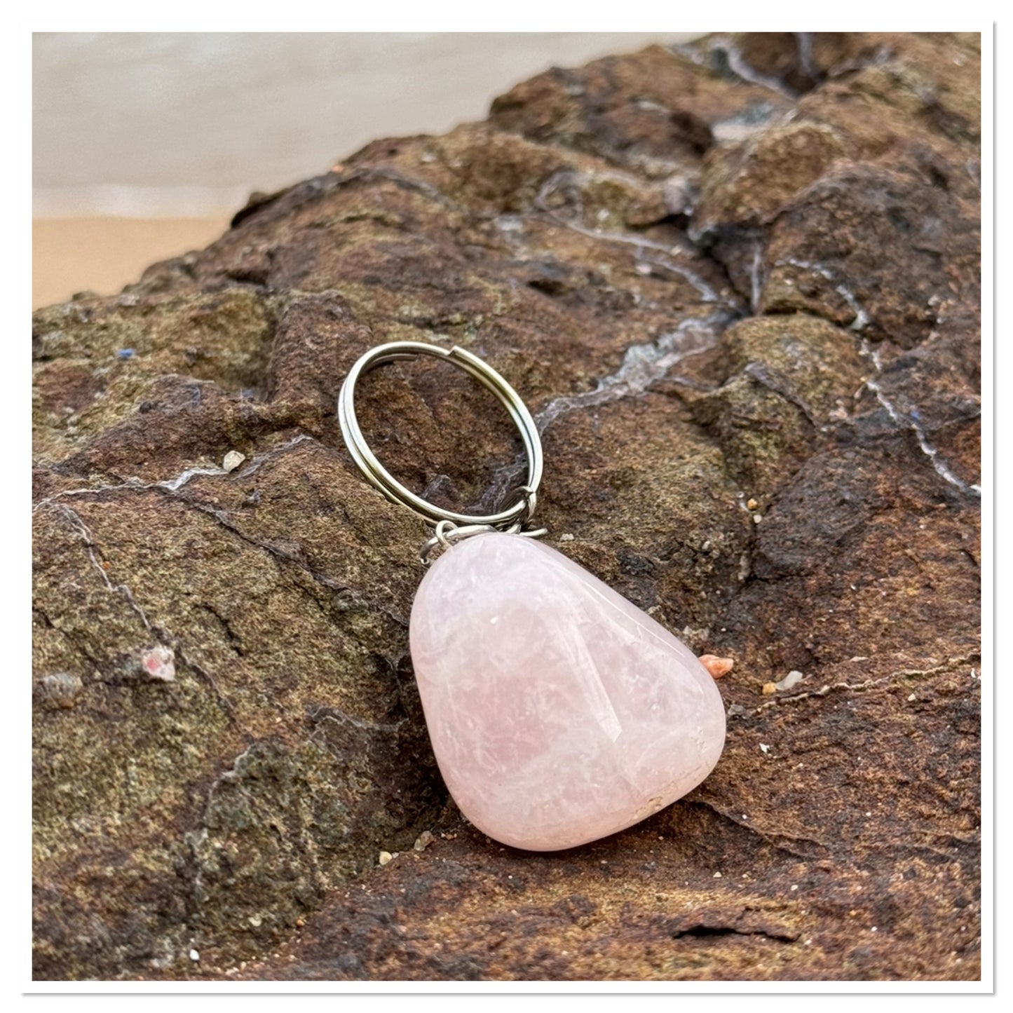 Porte-clef Quartz rose roulée 3 cm - Pierre de l'amour et de l'amitié