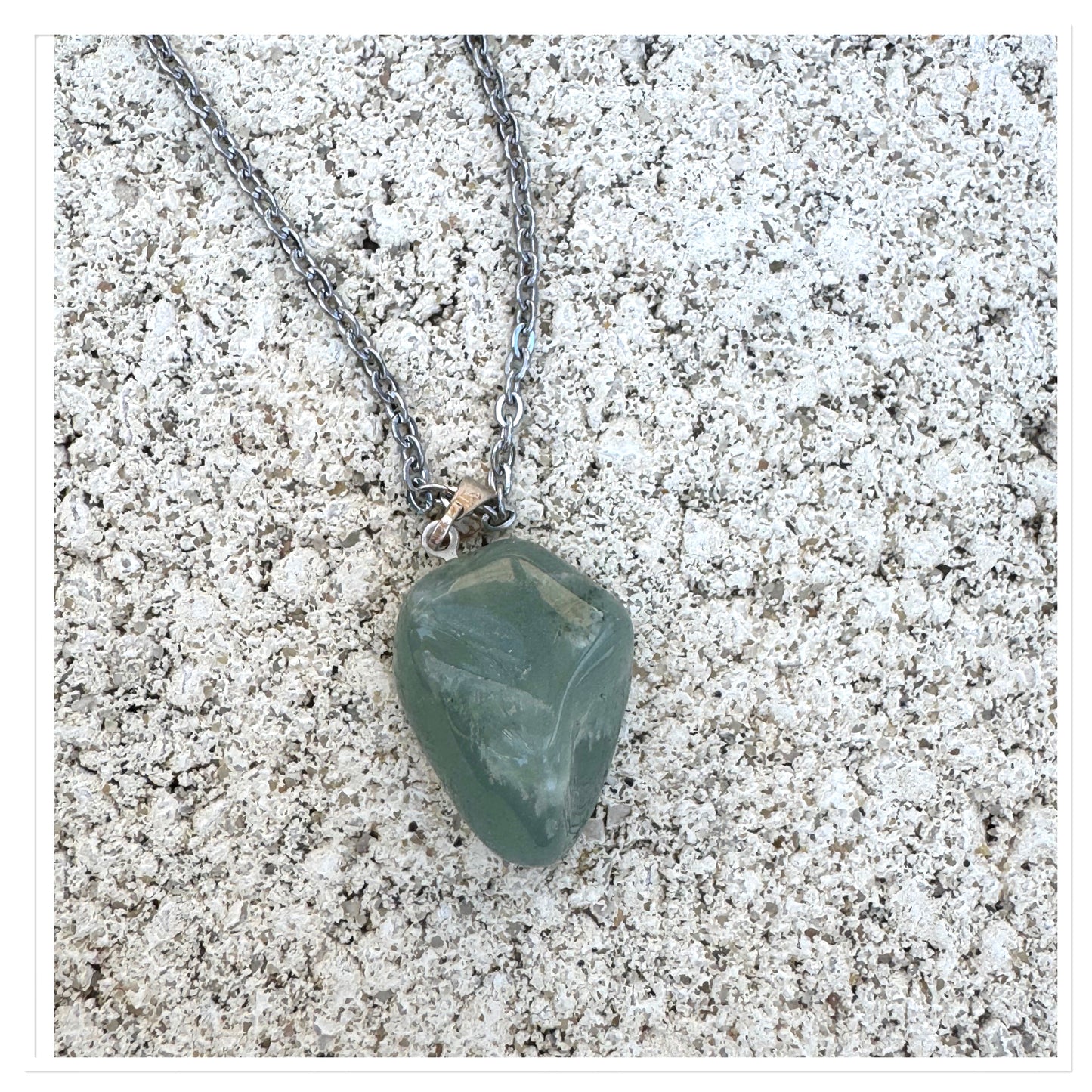 Pendentif pierre roulée aigue-marine - Pierre de la responsabilité & contre le stress